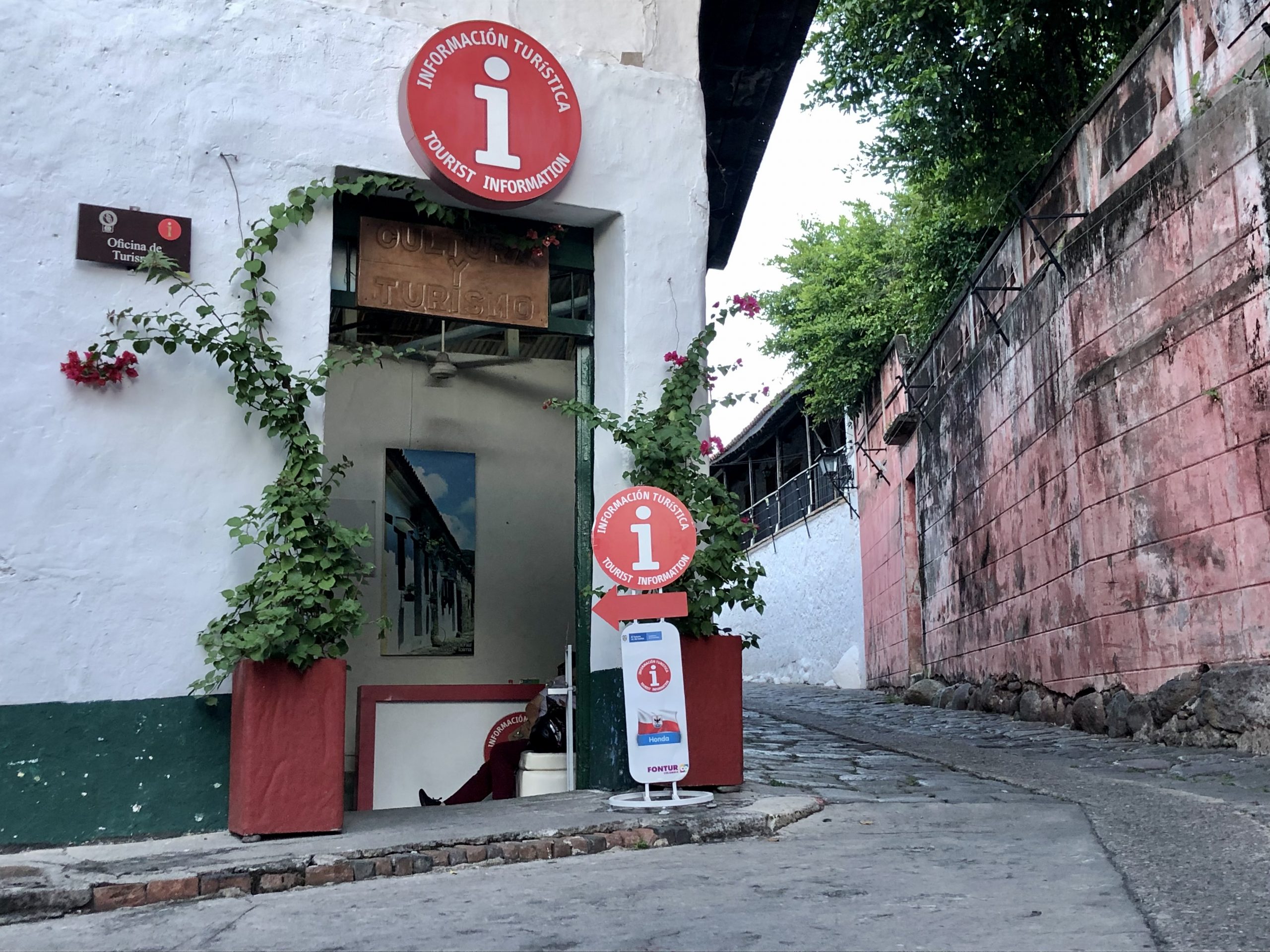 PIT HONDA _ CALLE DE LAS TRAMPAS