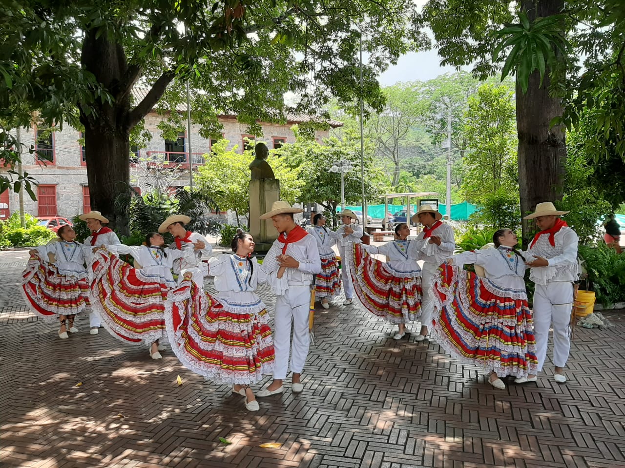 No. 10. DANZAS 2